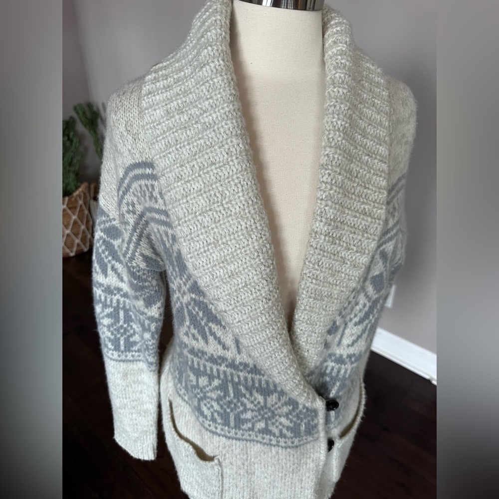 GAP Fair Isle Snow Flake Shawl Cardigan Grey/Ivory Women's Medium - Picture 2 of 9